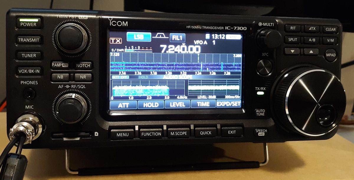 A picture containing text, indoor, black, silver
Description automatically generated